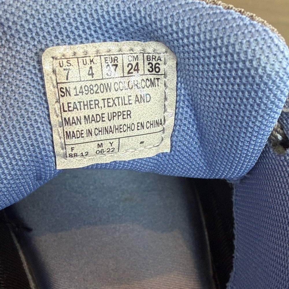 Skechers Women's Hillcrest Trail walking Sneaker. Size 7.0 Grey, Blue, purple - Picture 7 of 7